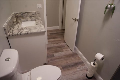 Condo in Brandon, Florida, 2 bedrooms № 2199014 - photo 13