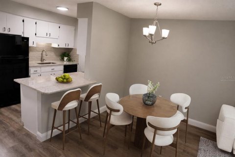 Condo in Brandon, Florida, 2 bedrooms № 2199014 - photo 6
