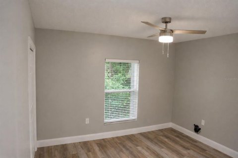 Condo in Brandon, Florida, 2 bedrooms № 2199014 - photo 11