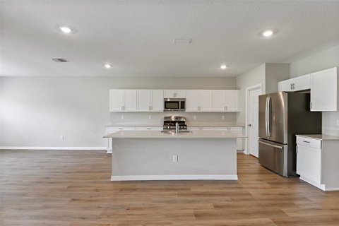 House in Haines City, Florida 6 bedrooms, 354.33 sq.m. № 1767984 - photo 6