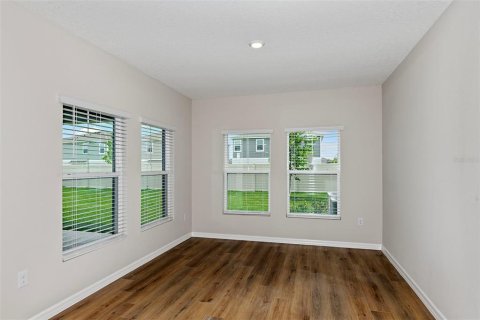 House in Haines City, Florida 6 bedrooms, 354.33 sq.m. № 1767984 - photo 11