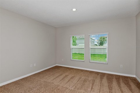 House in Haines City, Florida 6 bedrooms, 354.33 sq.m. № 1767984 - photo 12