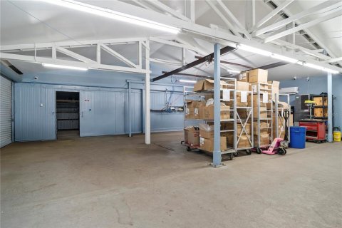 Commercial property in Eustis, Florida 331.85 sq.m. № 2213099 - photo 20
