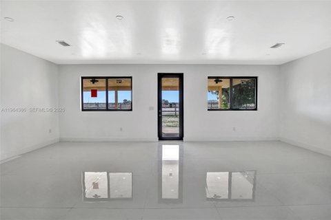 Villa ou maison à vendre à Miramar, Floride: 5 chambres, 242.75 m2 № 2025910 - photo 13