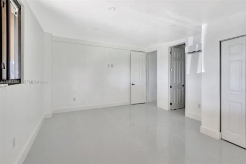 Villa ou maison à vendre à Miramar, Floride: 5 chambres, 242.75 m2 № 2025910 - photo 24
