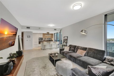 Condo in Miami, Florida, 2 bedrooms  № 1864508 - photo 5