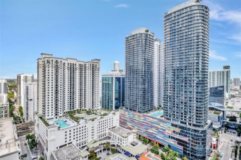 Condo in Miami, Florida, 2 bedrooms  № 1864508 - photo 30