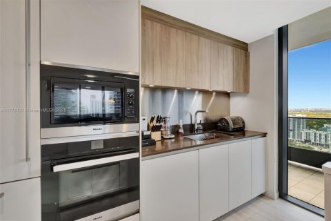 Condo in Miami, Florida, 2 bedrooms  № 1864508 - photo 10
