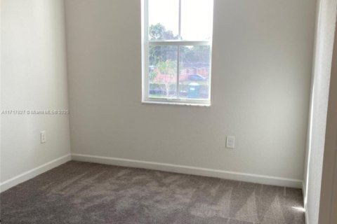Adosado en venta en Miami, Florida, 3 dormitorios, 133.97 m2 № 1984916 - foto 9