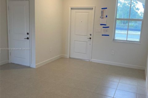 Adosado en venta en Miami, Florida, 3 dormitorios, 133.97 m2 № 1984916 - foto 4