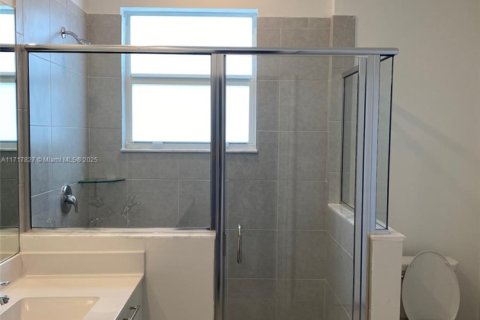 Adosado en venta en Miami, Florida, 3 dormitorios, 133.97 m2 № 1984916 - foto 18