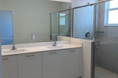 Adosado en venta en Miami, Florida, 3 dormitorios, 133.97 m2 № 1984916 - foto 16