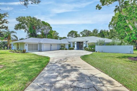 House in Sebring, Florida 4 bedrooms, 349.31 sq.m. № 2308275 - photo 2