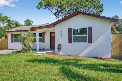 House in Clearwater, Florida 3 bedrooms, 120.4 sq.m. № 1899802 - photo 2