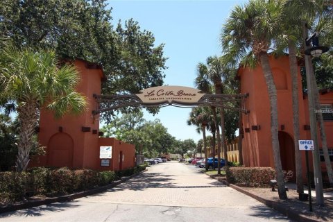 Condominio en venta en Orlando, Florida, 2 dormitorios, 103.68 m2 № 2212844 - foto 2