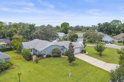 House in Leesburg, Florida 2 bedrooms, 138.98 sq.m. № 2093650 - photo 3