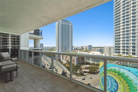 Copropriété à louer à Hallandale Beach, Floride: 2 chambres, 165.55 m2 № 1888973 - photo 7