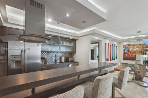 Condominio en alquiler en Hallandale Beach, Florida, 2 dormitorios, 165.55 m2 № 1888973 - foto 16