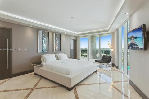 Condo in Hallandale Beach, Florida, 2 bedrooms  № 1888973 - photo 20