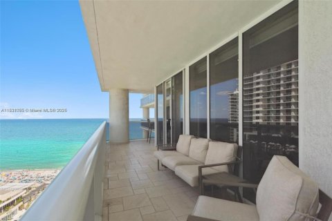 Copropriété à louer à Hallandale Beach, Floride: 2 chambres, 165.55 m2 № 1888973 - photo 9