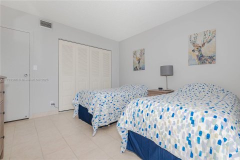 Купить кондоминиум в Авентура, Флорида 2 спальни, 121.98м2, № 1763777 - фото 21