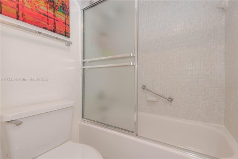 Купить кондоминиум в Авентура, Флорида 2 спальни, 121.98м2, № 1763777 - фото 20