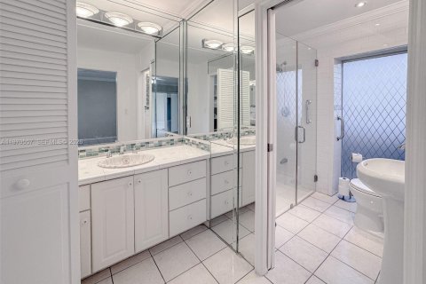 Casa en venta en Palmetto Bay, Florida, 5 dormitorios, 266.07 m2 № 2032492 - foto 15