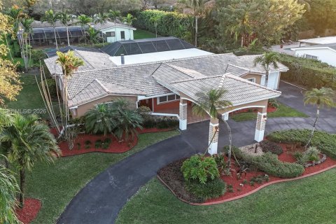 Casa en venta en Palmetto Bay, Florida, 5 dormitorios, 266.07 m2 № 2032492 - foto 2