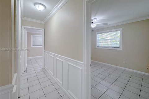 Casa en venta en Palmetto Bay, Florida, 5 dormitorios, 266.07 m2 № 2032492 - foto 18