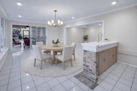 Casa en venta en Palmetto Bay, Florida, 5 dormitorios, 266.07 m2 № 2032492 - foto 9