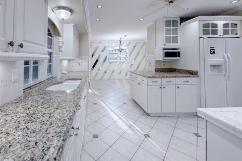 Casa en venta en Palmetto Bay, Florida, 5 dormitorios, 266.07 m2 № 2032492 - foto 11