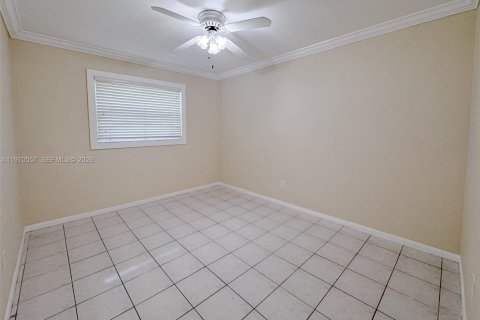 Casa en venta en Palmetto Bay, Florida, 5 dormitorios, 266.07 m2 № 2032492 - foto 26