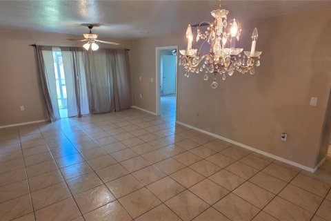Condominio en venta en Orlando, Florida, 3 dormitorios, 107.95 m2 № 2227195 - foto 3