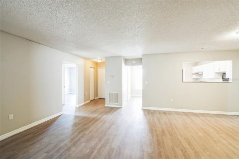 Villa ou maison à vendre à Kissimmee, Floride: 3 chambres, 115.01 m2 № 1876009 - photo 6