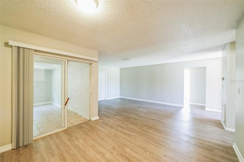 Villa ou maison à vendre à Kissimmee, Floride: 3 chambres, 115.01 m2 № 1876009 - photo 16