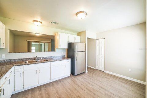 Villa ou maison à vendre à Kissimmee, Floride: 3 chambres, 115.01 m2 № 1876009 - photo 9