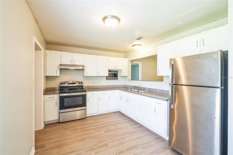 Villa ou maison à vendre à Kissimmee, Floride: 3 chambres, 115.01 m2 № 1876009 - photo 8