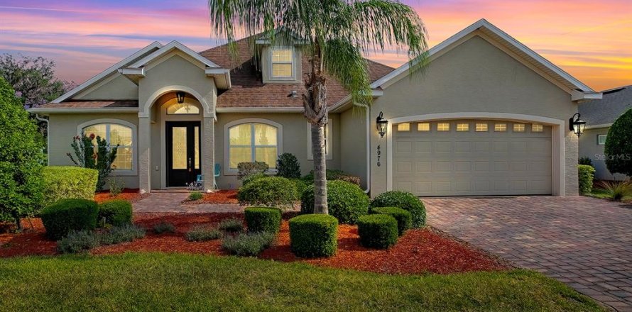Casa en Oxford, Florida 4 dormitorios, 250.46 m2 № 1685073