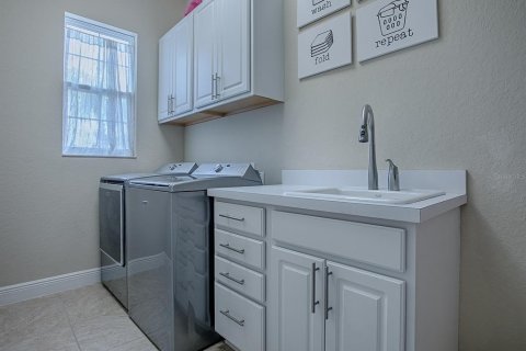 Купить виллу или дом в Оксфорд, Флорида 8 комнат, 250.46м2, № 1685073 - фото 27