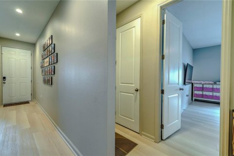 House in MATTIE POINTE in Auburndale, Florida 4 bedrooms, 216 sq.m. № 2236489 - photo 13
