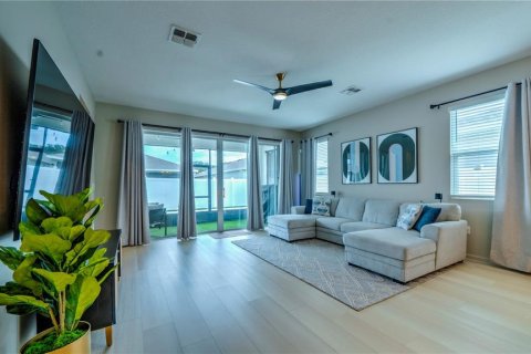 House in MATTIE POINTE in Auburndale, Florida 4 bedrooms, 216 sq.m. № 2236489 - photo 23