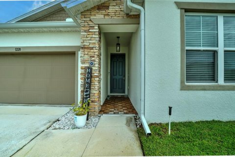 House in MATTIE POINTE in Auburndale, Florida 4 bedrooms, 216 sq.m. № 2236489 - photo 7