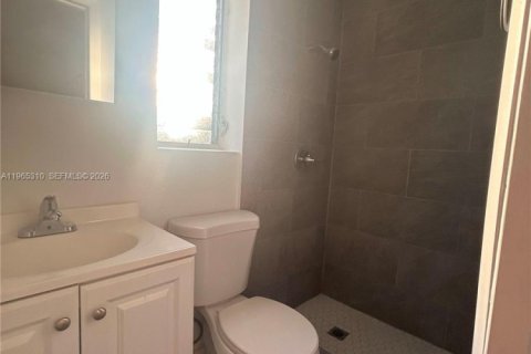 Immobilier commercial à vendre à Miami, Floride: 194.17 m2 № 2081191 - photo 5