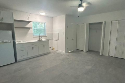 Immobilier commercial à vendre à Miami, Floride: 194.17 m2 № 2081191 - photo 4