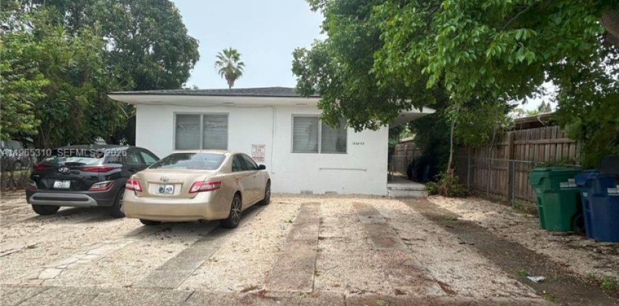 Immobilier commercial à Miami, Floride 194.17 m2 № 2081191