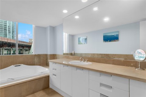 Copropriété à louer à Miami Beach, Floride: 2 chambres, 191.29 m2 № 2031583 - photo 7