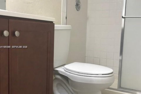 Copropriété à vendre à Pembroke Pines, Floride: 2 chambres, 70.05 m2 № 2081400 - photo 8