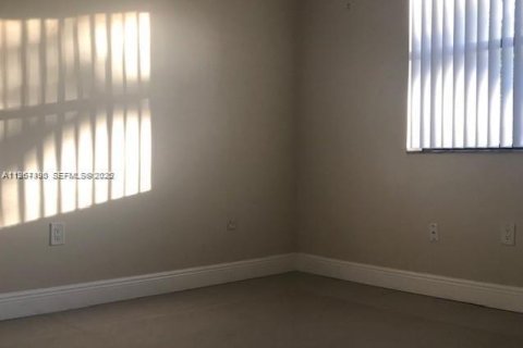Copropriété à vendre à Pembroke Pines, Floride: 2 chambres, 70.05 m2 № 2081400 - photo 6