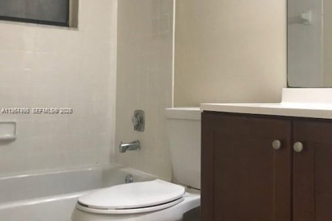 Copropriété à vendre à Pembroke Pines, Floride: 2 chambres, 70.05 m2 № 2081400 - photo 5