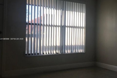 Copropriété à vendre à Pembroke Pines, Floride: 2 chambres, 70.05 m2 № 2081400 - photo 7